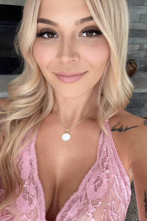 Escort - CLAUDIA - Ibiza Tops